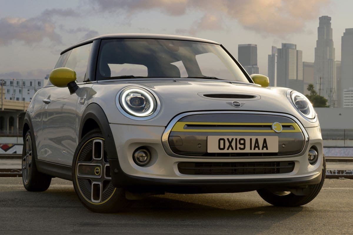 Voorbeeld van het model MINI COOPER SE; niet de aangeboden auto